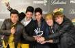 Auryn posando con su Premio 40 Principales 2012