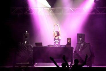 MARIO VAQUERIZO MTV MADRID BEACH 2011 02 370x247