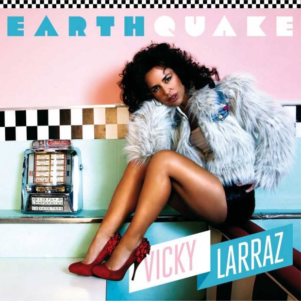 Vicky Larraz en la portada de su single 'Earthquake'