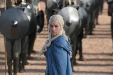 Juego De Tronos Temporada 3 Emilia Clarke 370x247