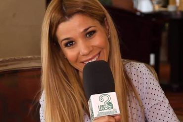 Natalia durante la entrevista a LosInterrogantes.com presentando 'Dame'