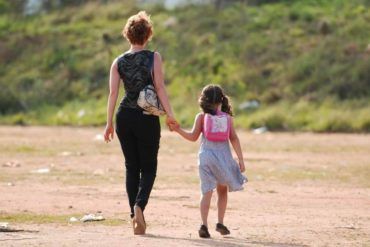 Pelicula El Lobo Detras De La Puerta 4 001 370x247