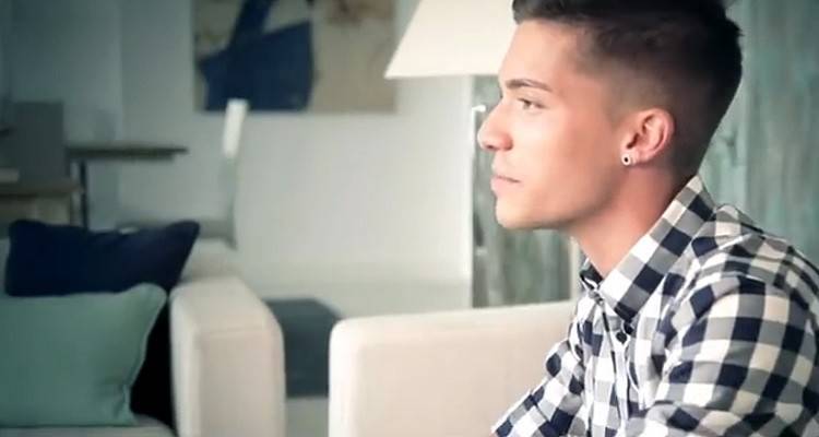 Borja Rubio en el videoclip del tema  "No te vayas"