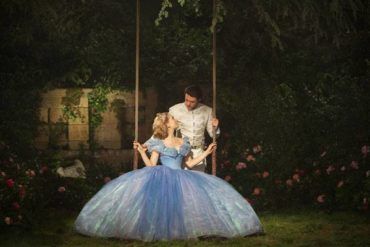 Richard Madden y Lily James en "Cenicienta" (2015)