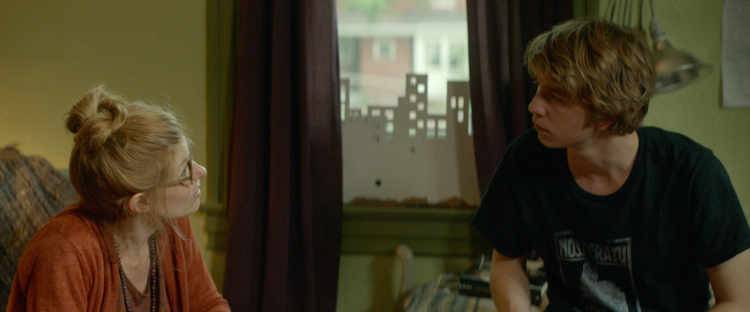 Connie Britton y Thomas Mann en 'Yo, él y Raquel' (2015)