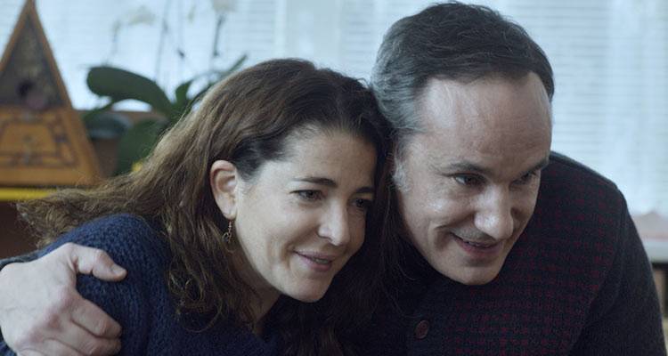 Nora Navas y Francesc Garrido en la película 'La adopción' (2015)