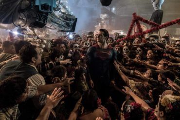 Henry Cavill se da un baño de masas como Superman