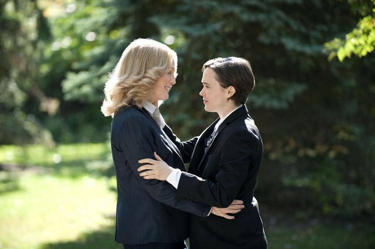 Julianne Moore y Ellen Page en una escena de Freeheld
