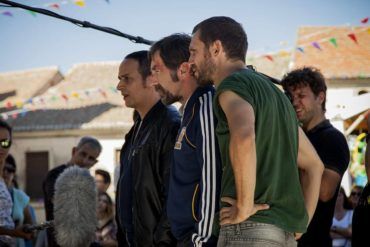 Luis Callejo, Antonio de la Torre y el director Raúl Arévalo en el rodaje de "Tarde para la ira".