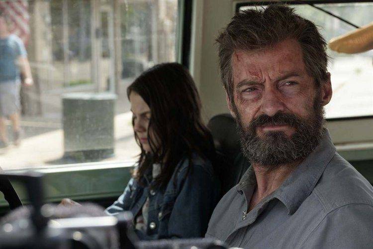 Dafne Keen y Hugh Jackman en una escena de Logan