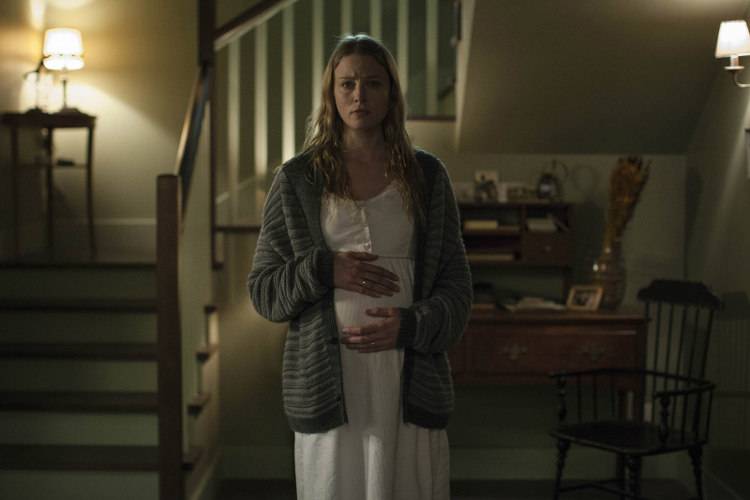 Rachel Nichols embarazada en la película de terror
