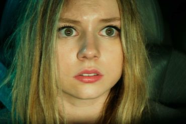 Ester Exposito En Cuando Los Angeles Duermen 370x247