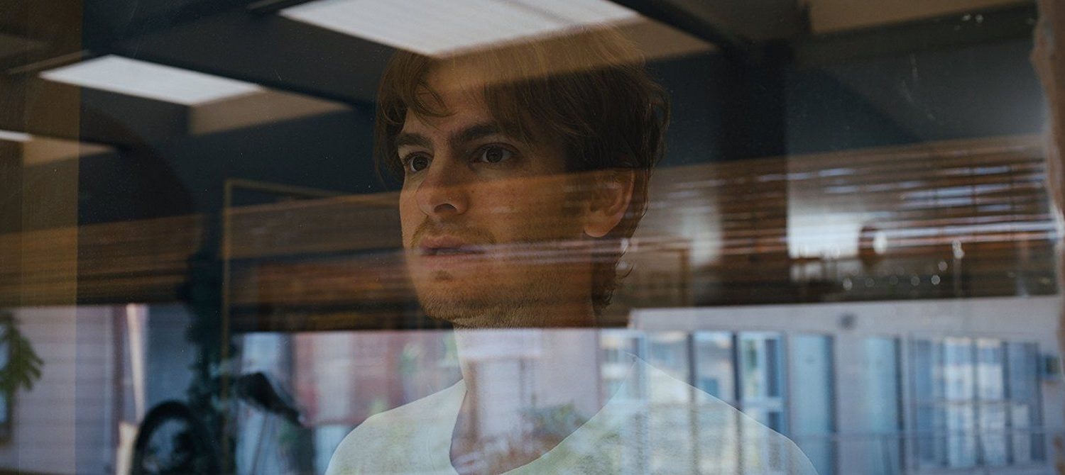Andrew Garfield Lo Que Esconde Silver Lake 2018 1500x670