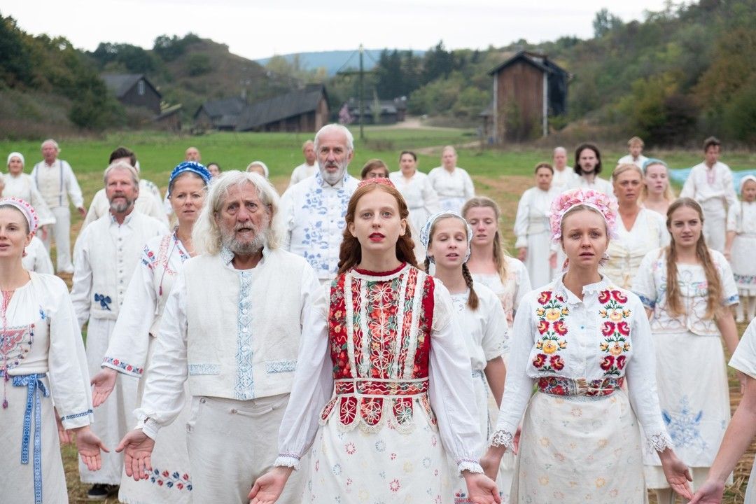 Midsommar: Opinión De La Película De Terror Y Misterio