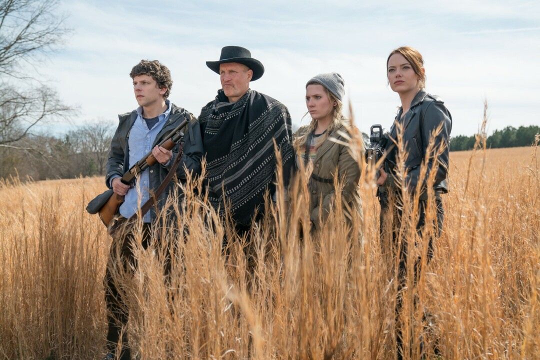 Abigail Breslin, Emma Stone, Jesse Eisenberg y Woody Harrelson en la película