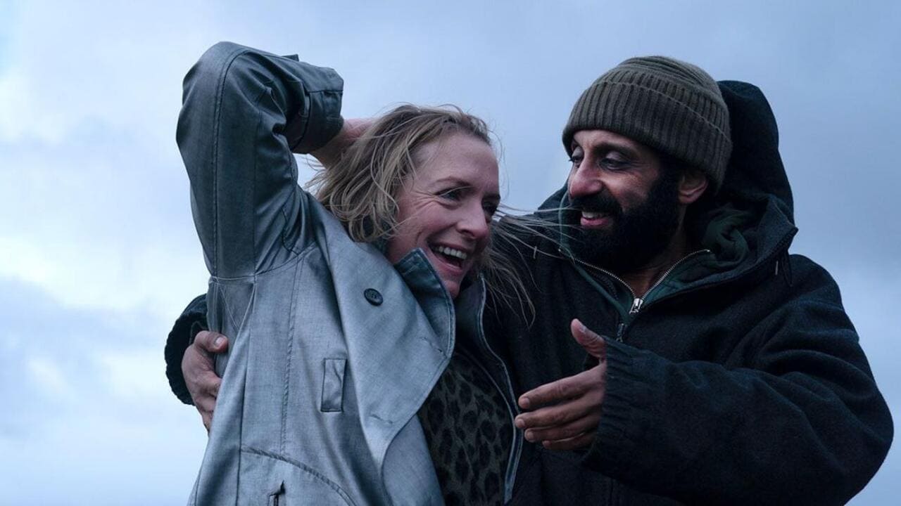 Adeel Akhtar y Claire Rushbrook