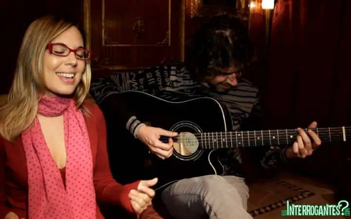 CHEZ LUNA ACUSTICO AZUL