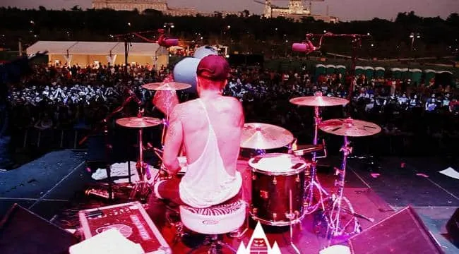 DeivHook con su batería en el concierto MTV Madrid Beach