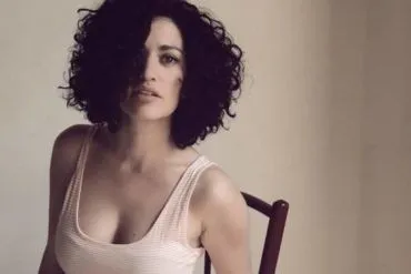 Elena Gadel en entrevista y acústico 'De madera' para LosInterrogantes.com