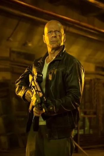 McClain padre (Bruce Willis)