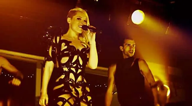 Soraya Arnerlas - Vídeo 'Con fuego'