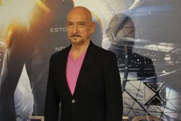 Ben Kingsley presentando 