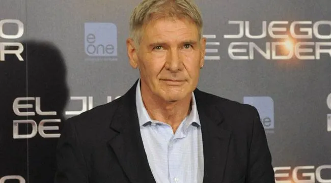Harrison Ford presentando 