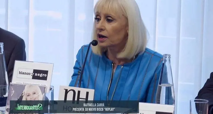 Raffaella Carrá presenta en rueda de prensa