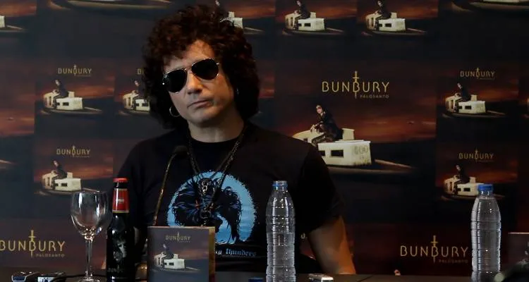 Enrique Bunbury prensenta en rueda de prensa 'Palosanto Tour 2014'