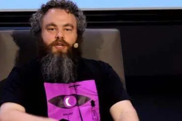 Patrick Rothfuss durante el coloquio