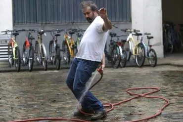 Imagen de 'En un patio de París'