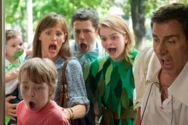 Ed Oxenbould, Jennifer Garner, Dylan Minnette, Kerris Dorsey y Steve Carell en 'Alexander y el día terrible, horrible, espantoso, horroroso'