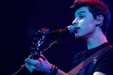 Shawn Mendes durante su primer concierto en Madrid