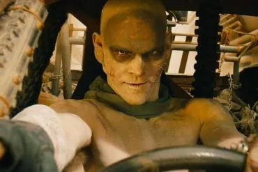 Foto Mad Max Villanos Huyen