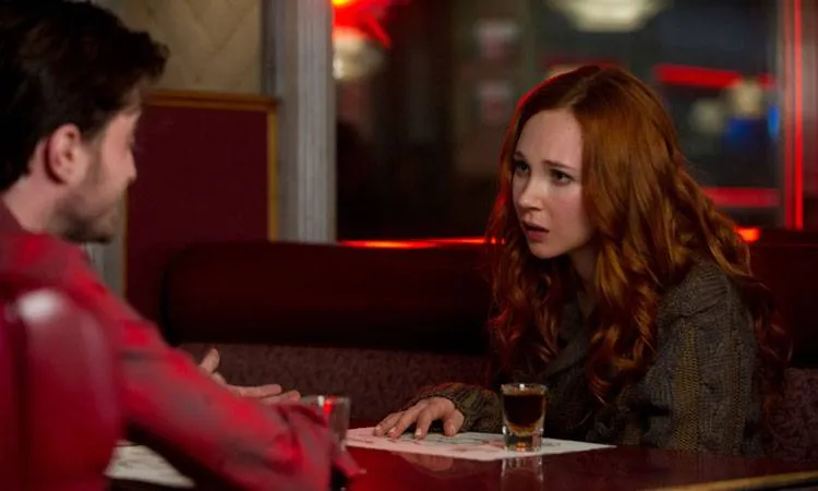 Daniel Radcliffe y Juno Temple en la película