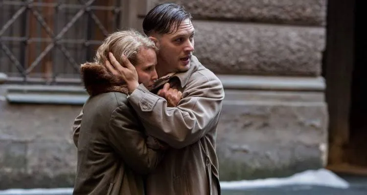 Noomi Rapace y Tom Hardy