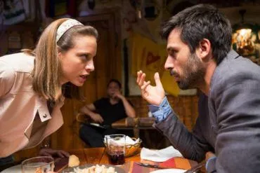 Hugo Silva y Michelle Jenner