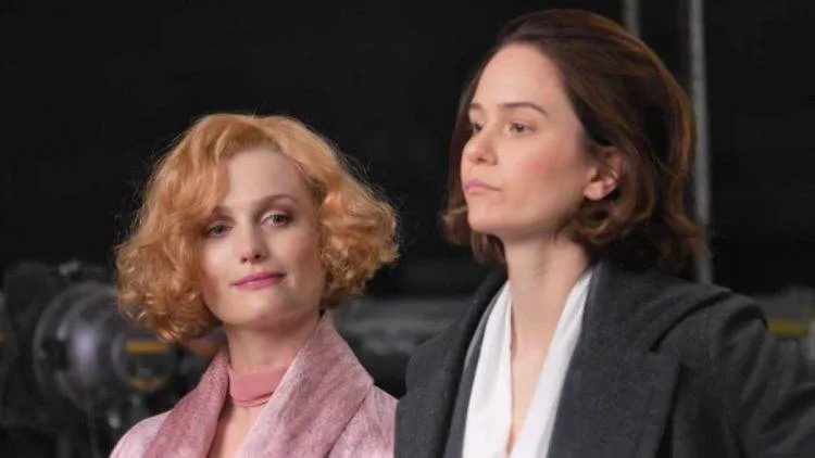 Alison Sudol y Katherine Waterston