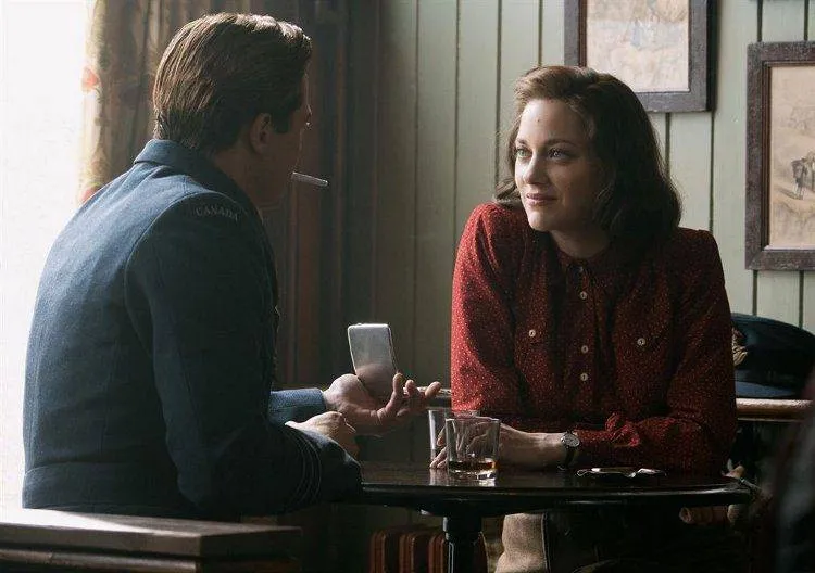 Brad Pitt y Marion Cotillard en