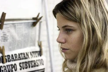 Justina Bustos es Liliana en la juventud