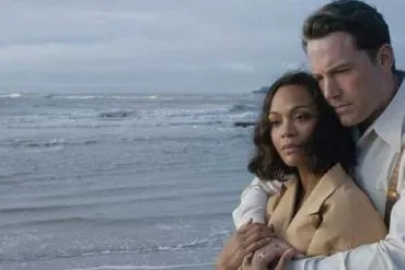 Ben Affleck y Zoe Saldana son pareja en la película