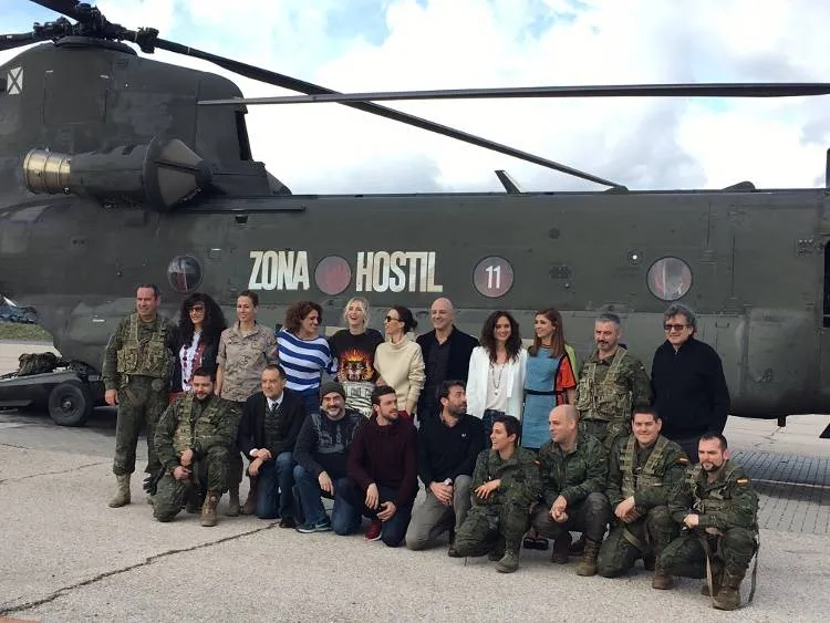 Todo el equipo que ha participado en la película Zona hostil
