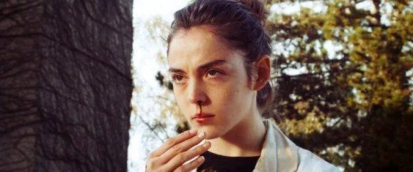 Foto de la actriz protagonista de Crudo Garance Marillier