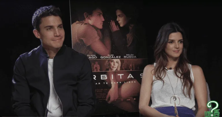 Clara Lago y Álex García durante la entrevista a Los Interrogantes