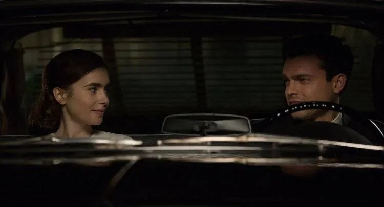 Alden Ehrenreich y Lily Collins son la pareja protagonista de la película