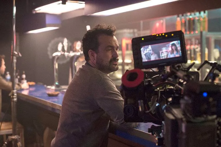 Nacho Vigalondo durante el rodaje de Colossal