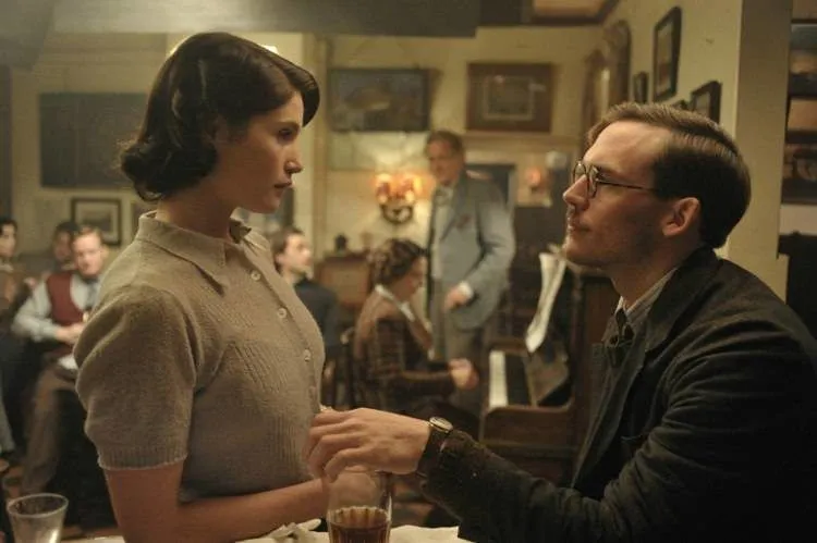 Gemma Arterton y Sam Claflin en una escena de la película
