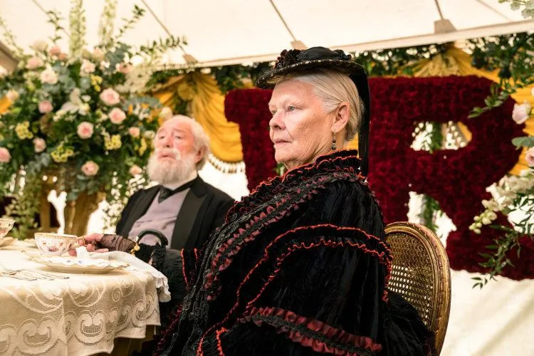 Judi Dench es la Reina Victoria