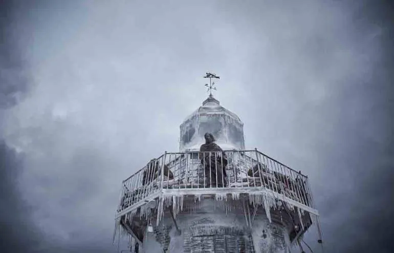 Ray Stevenson es el amor y señor del faro