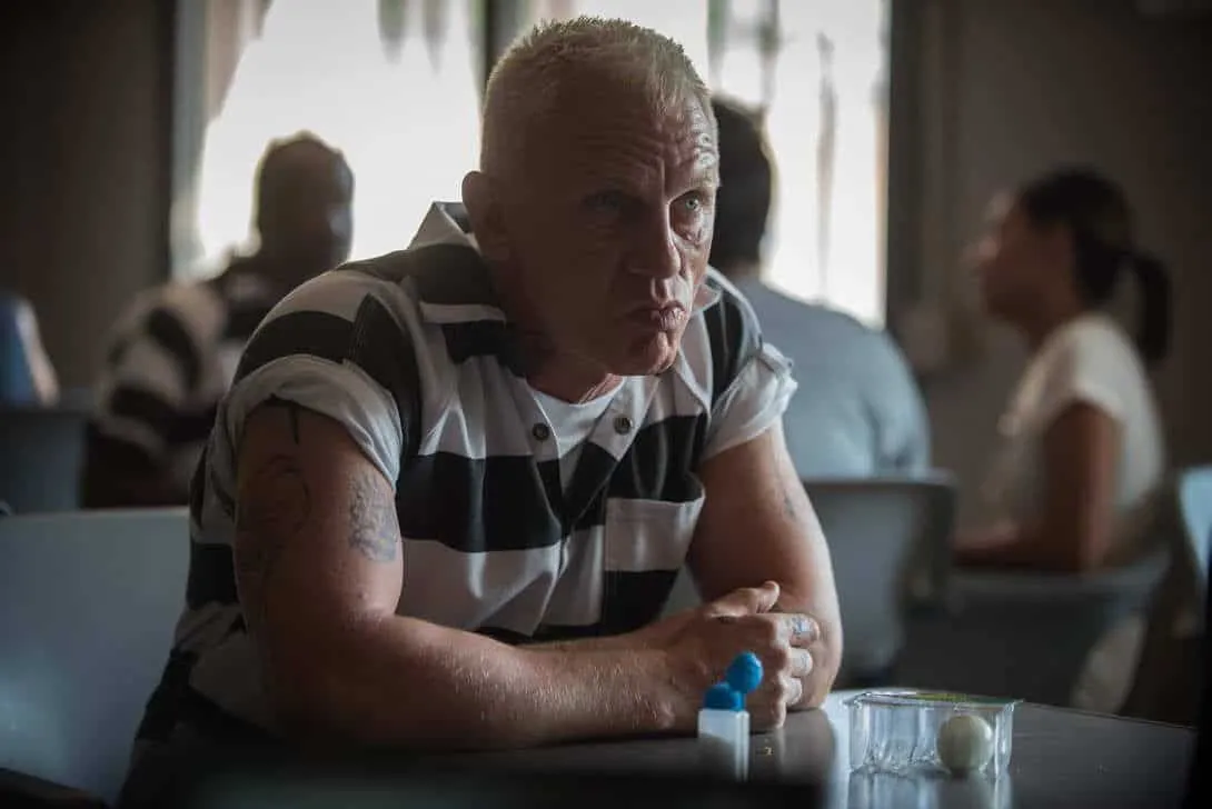Daniel Craig es Joe Bang, un experto en demoliciones